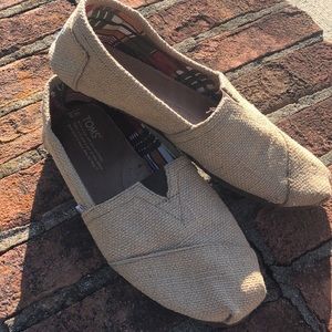 Tom’s burlap shoes